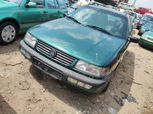 Volkswagen Passat 1.8 2002 Blue