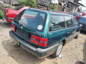 Volkswagen Passat 1.8 2002 Blue