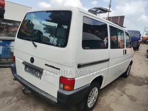 Volkswagen Transporter 2004 White