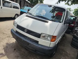 Volkswagen Transporter 2004 White