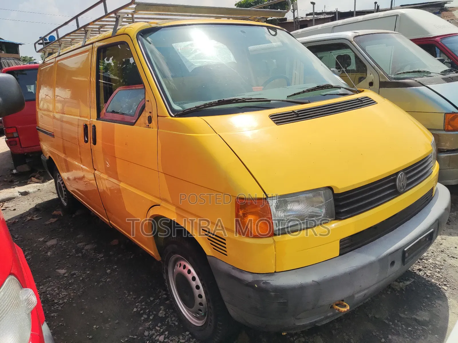 Volkswagen Transporter 2004 Yellow