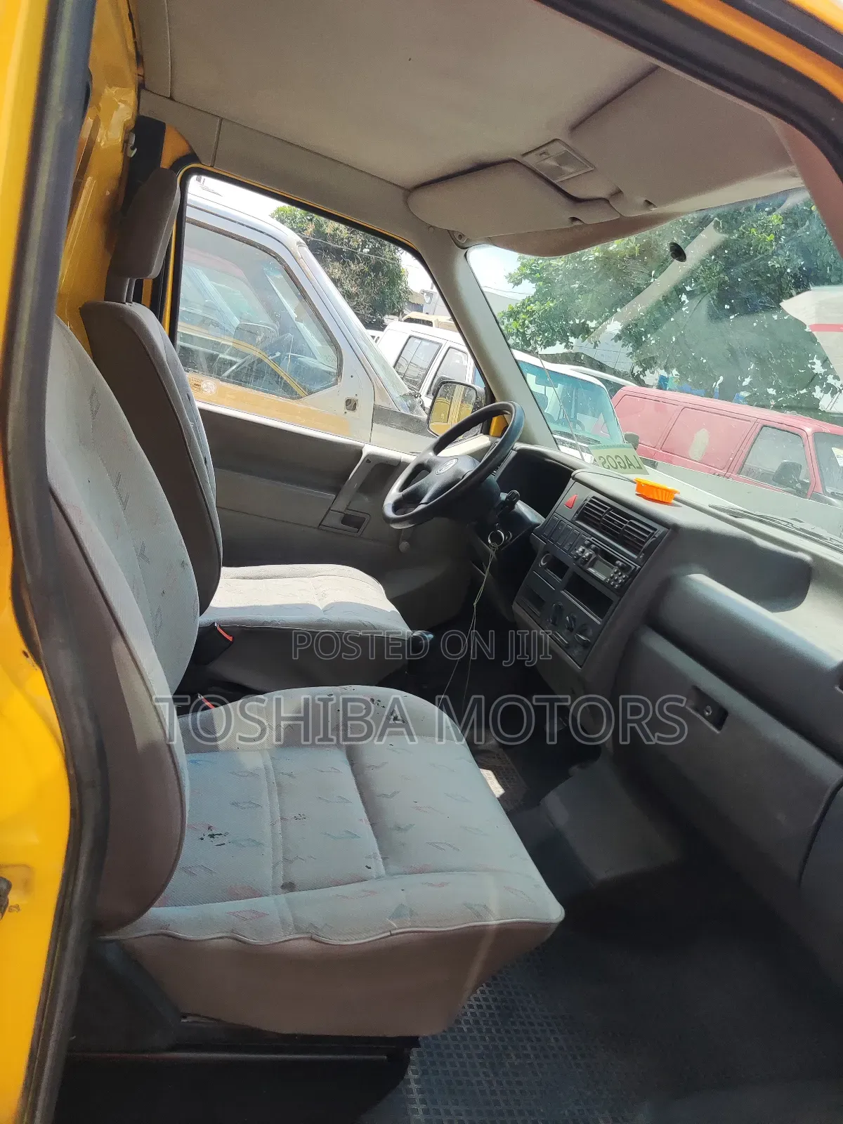 Volkswagen Transporter 2004 Yellow