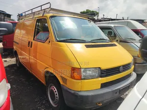 Volkswagen Transporter 2004 Yellow