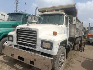 Mack Rd Tipper Truck 10 Tyres (Foreign Used)
