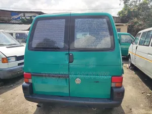 Volkswagen Transporter 2003 Green