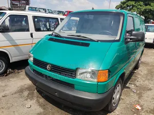 Volkswagen Transporter 2003 Green