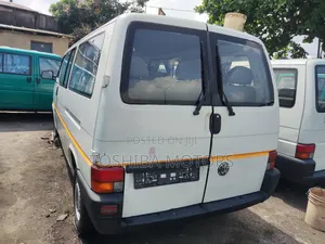 Volkswagen Transporter 2004 White