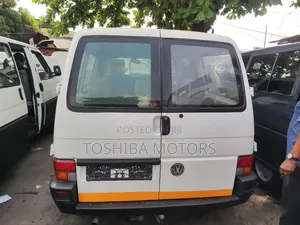 Volkswagen Transporter 2004 White