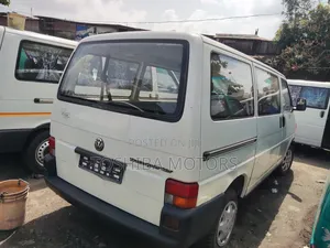 Volkswagen Transporter 2004 White