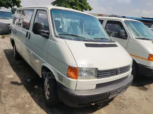 Volkswagen Transporter 2004 White