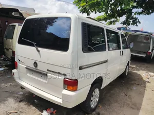 Volkswagen Transporter 2003 White
