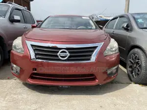 Nissan Altima 2.5 SV 2016 Red