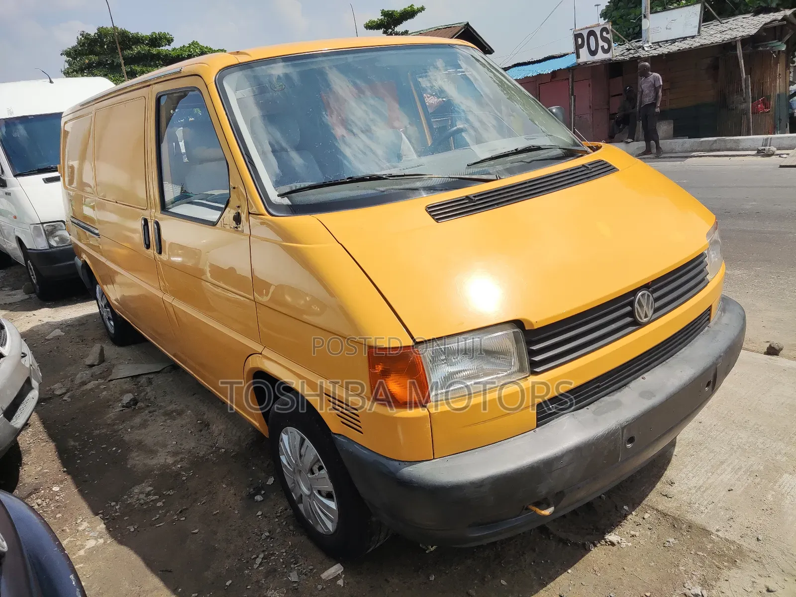 Volkswagen Transporter 2004 Yellow