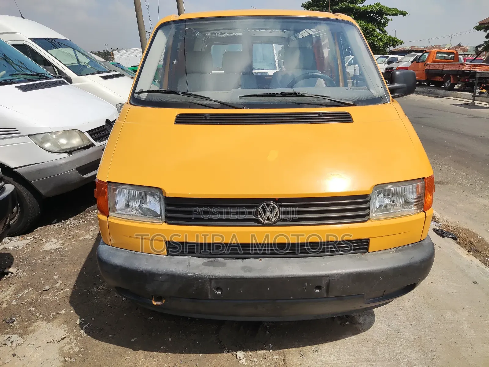 Volkswagen Transporter 2004 Yellow