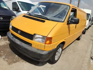 Volkswagen Transporter 2004 Yellow
