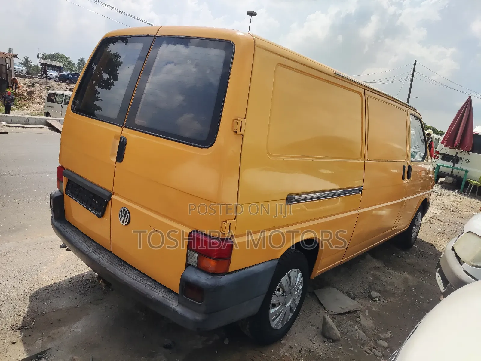 Volkswagen Transporter 2004 Yellow