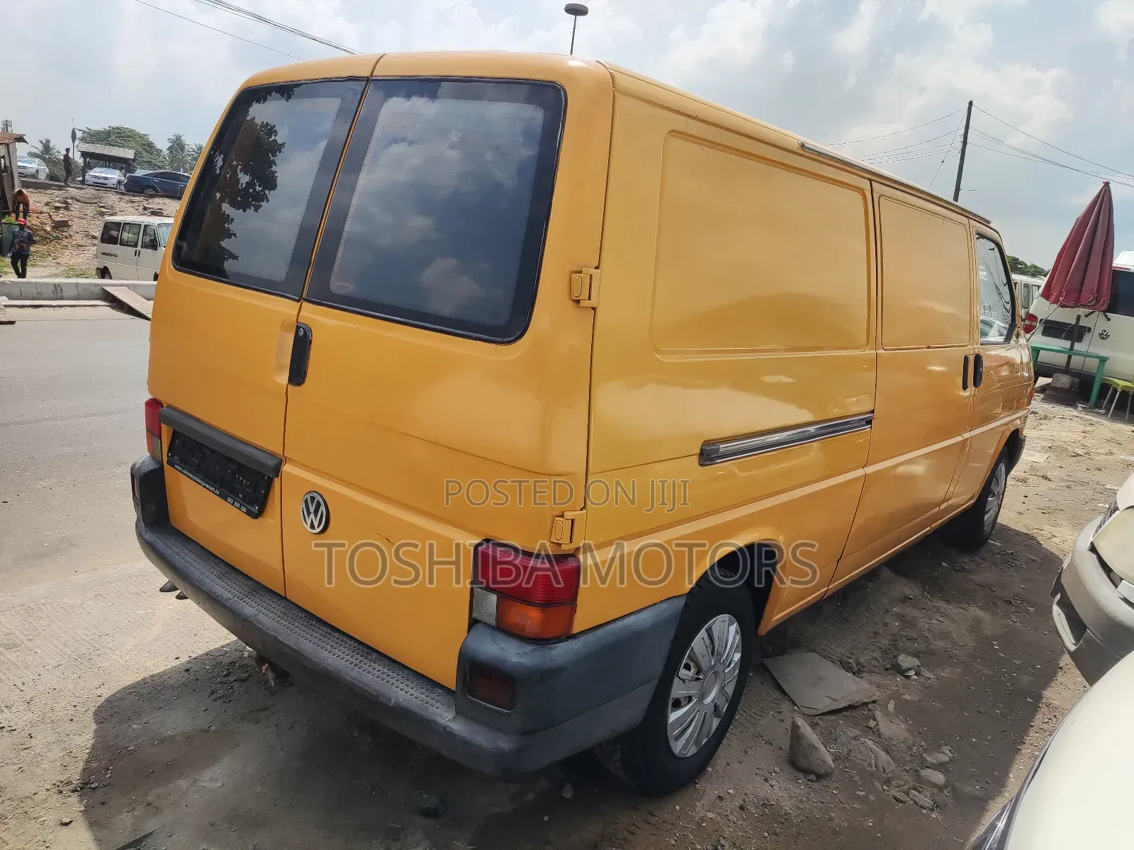 Volkswagen Transporter 2004 Yellow