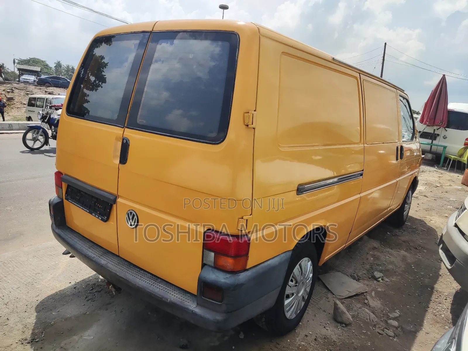 Volkswagen Transporter 2004 Yellow