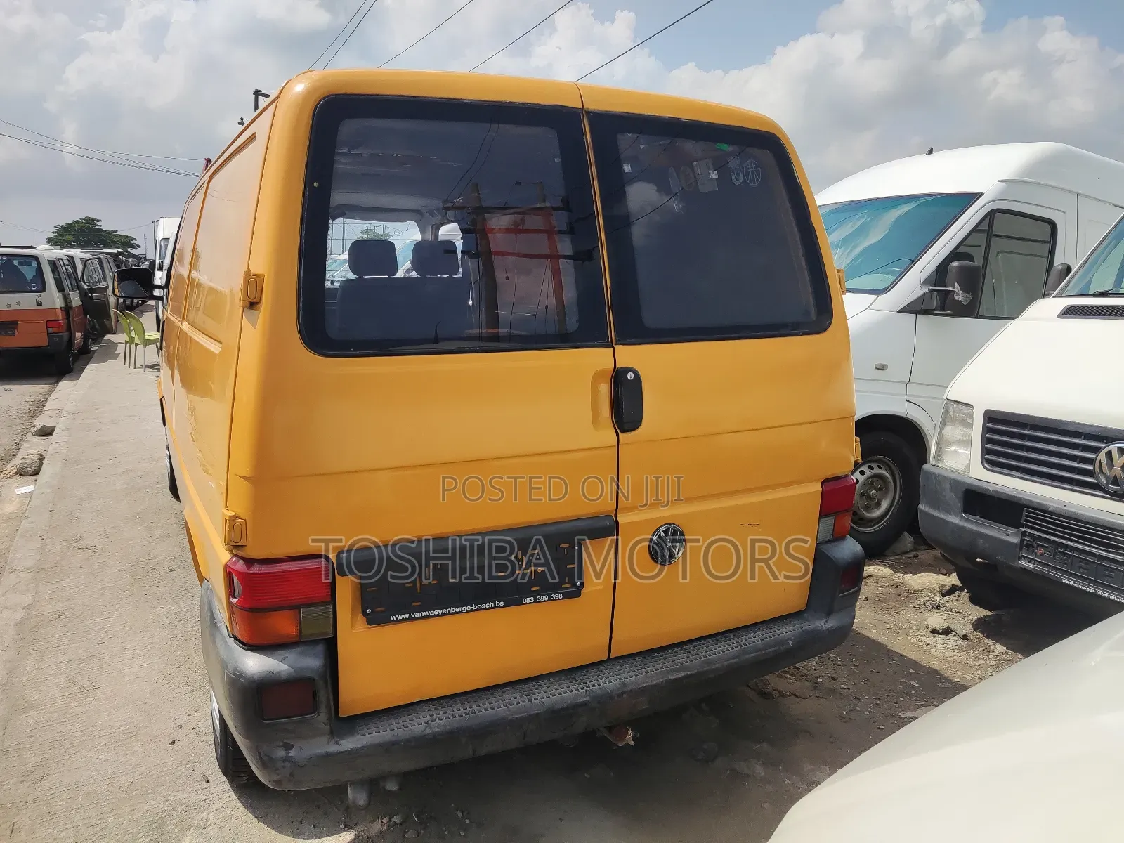 Volkswagen Transporter 2004 Yellow