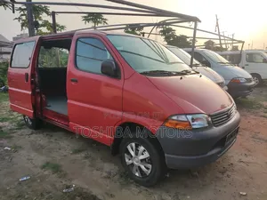 Toyota HiAce 2004 Red