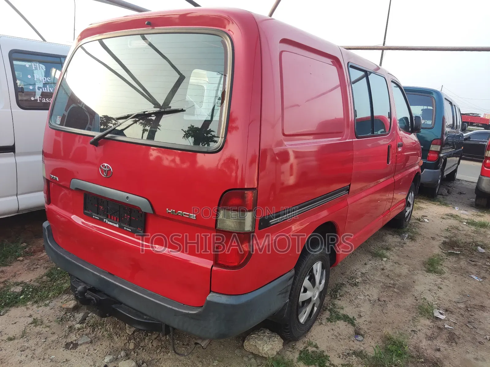Toyota HiAce 2004 Red