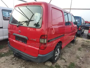 Toyota HiAce 2004 Red