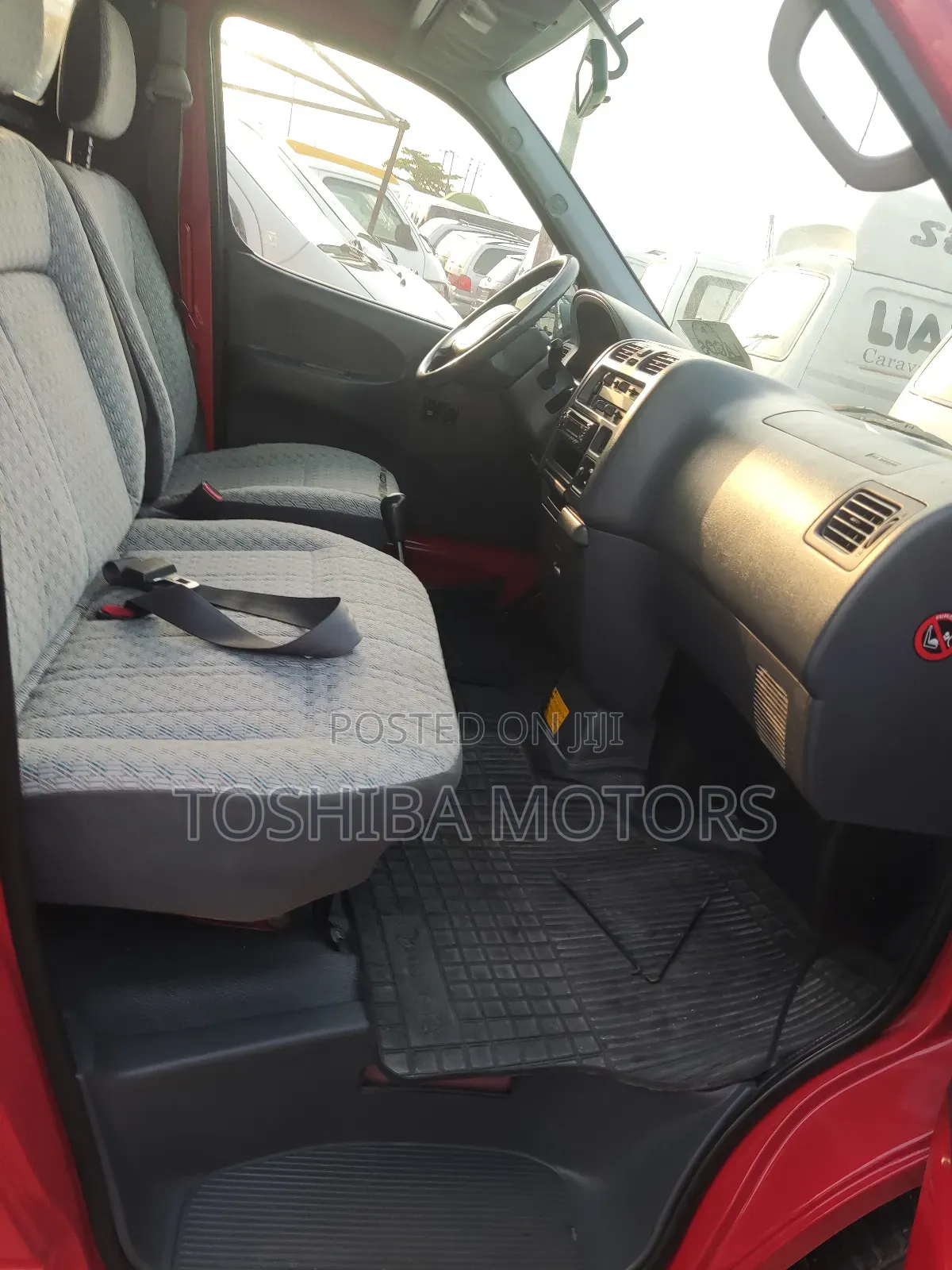 Toyota HiAce 2004 Red