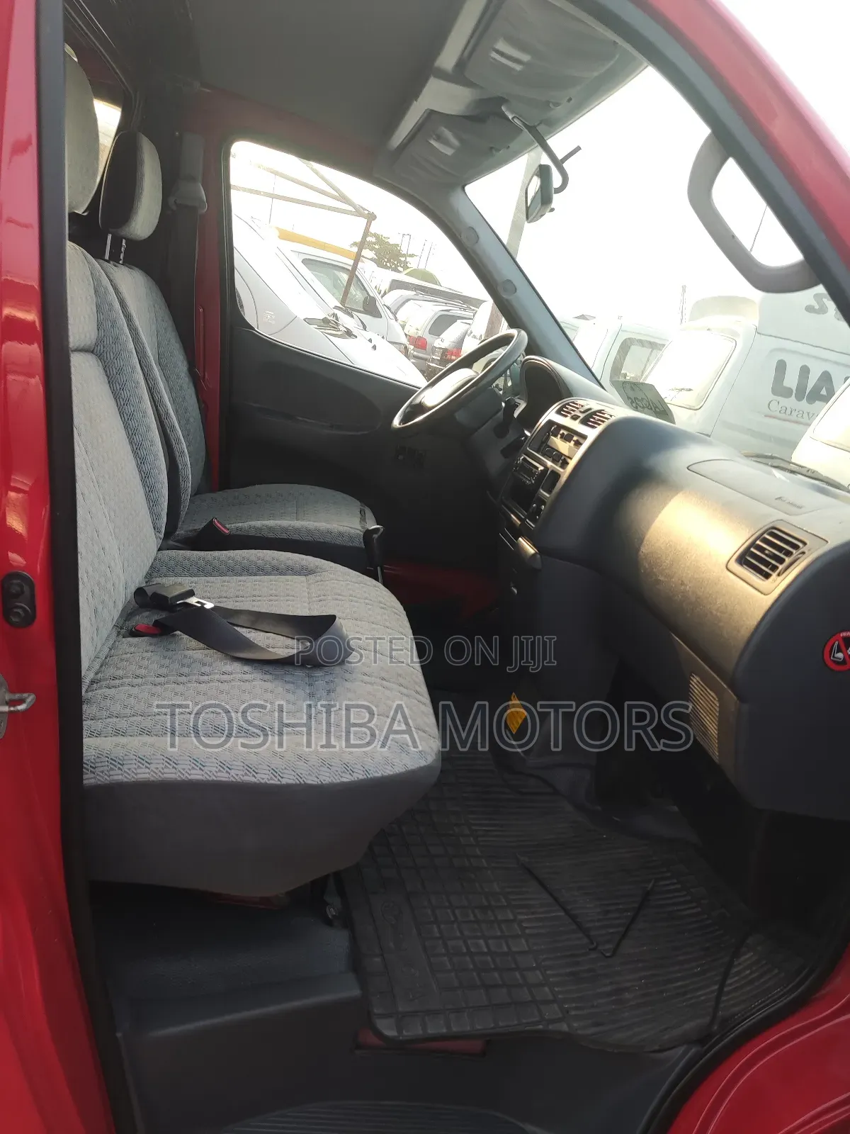 Toyota HiAce 2004 Red