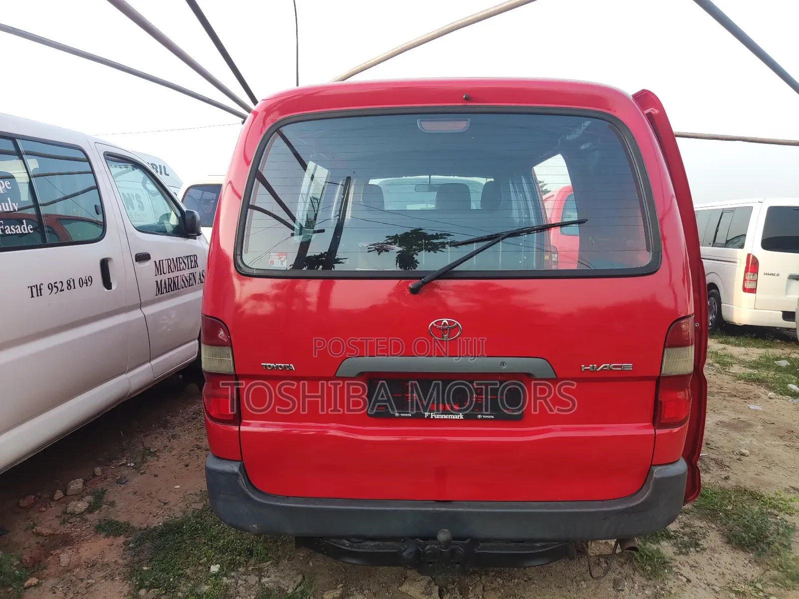 Toyota HiAce 2004 Red