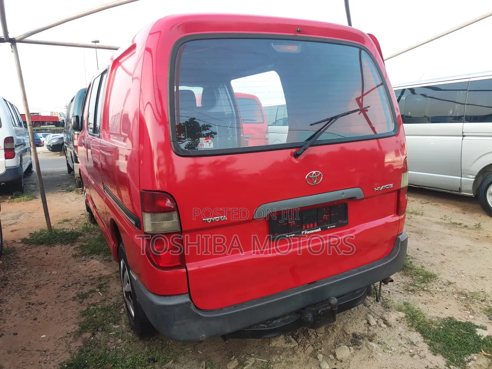 Toyota HiAce 2004 Red