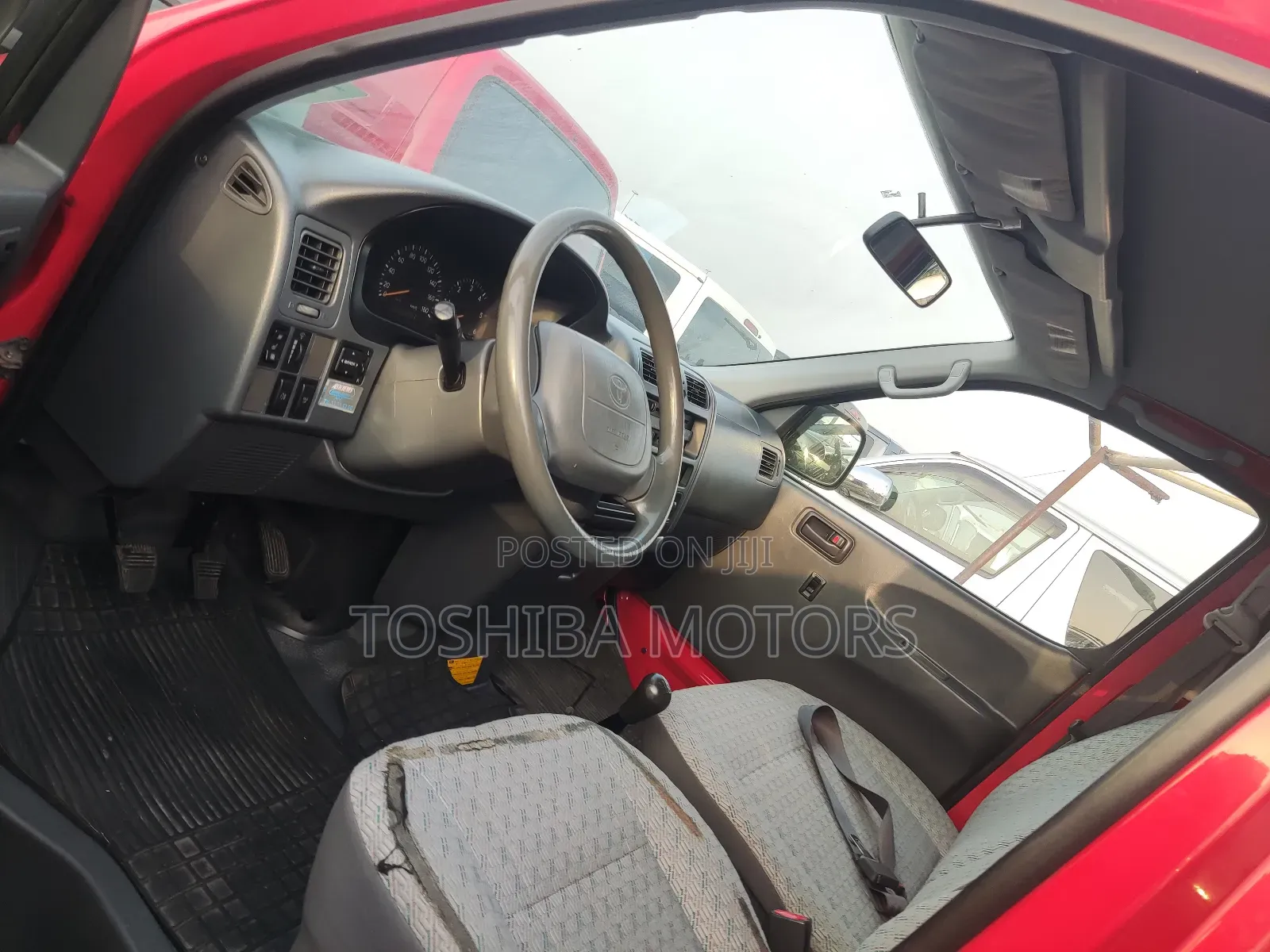 Toyota HiAce 2004 Red
