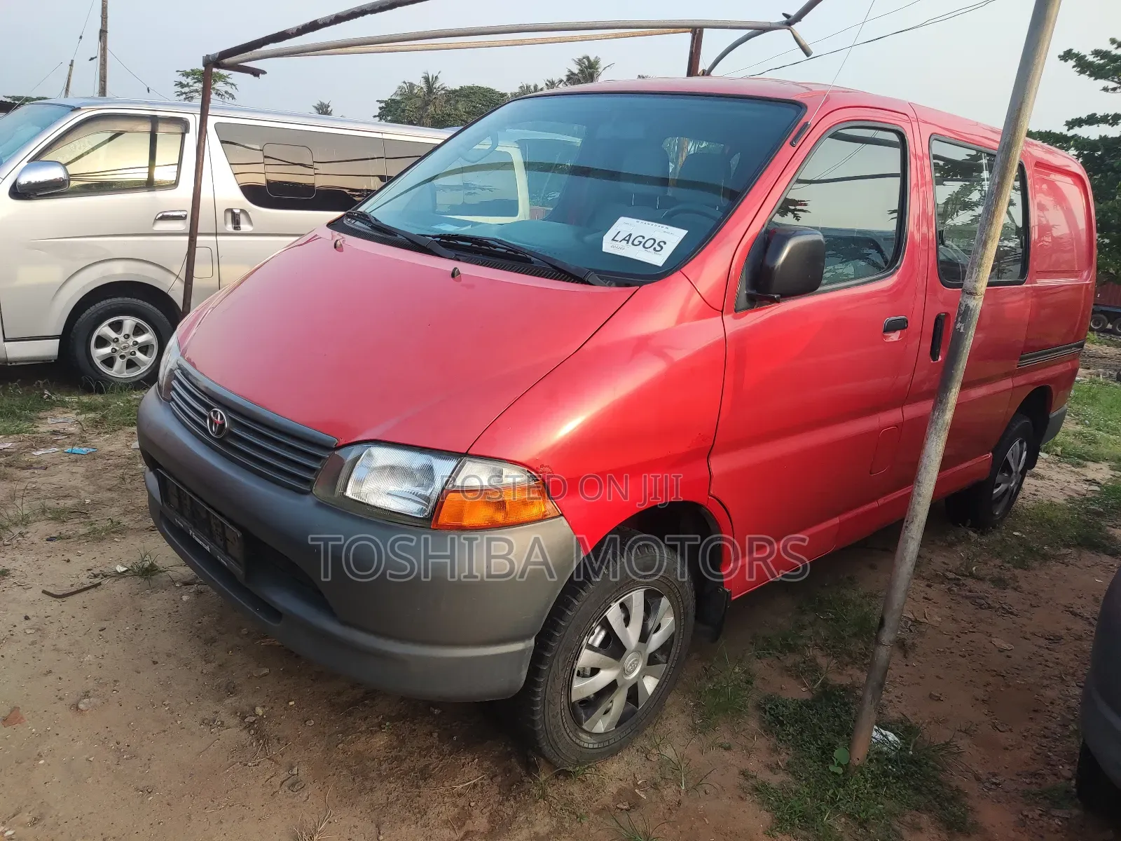 Toyota HiAce 2004 Red
