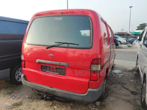 Toyota HiAce 2003 Red