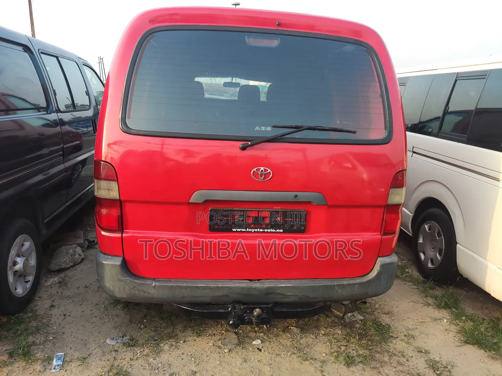 Toyota HiAce 2003 Red