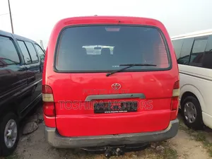 Toyota HiAce 2003 Red