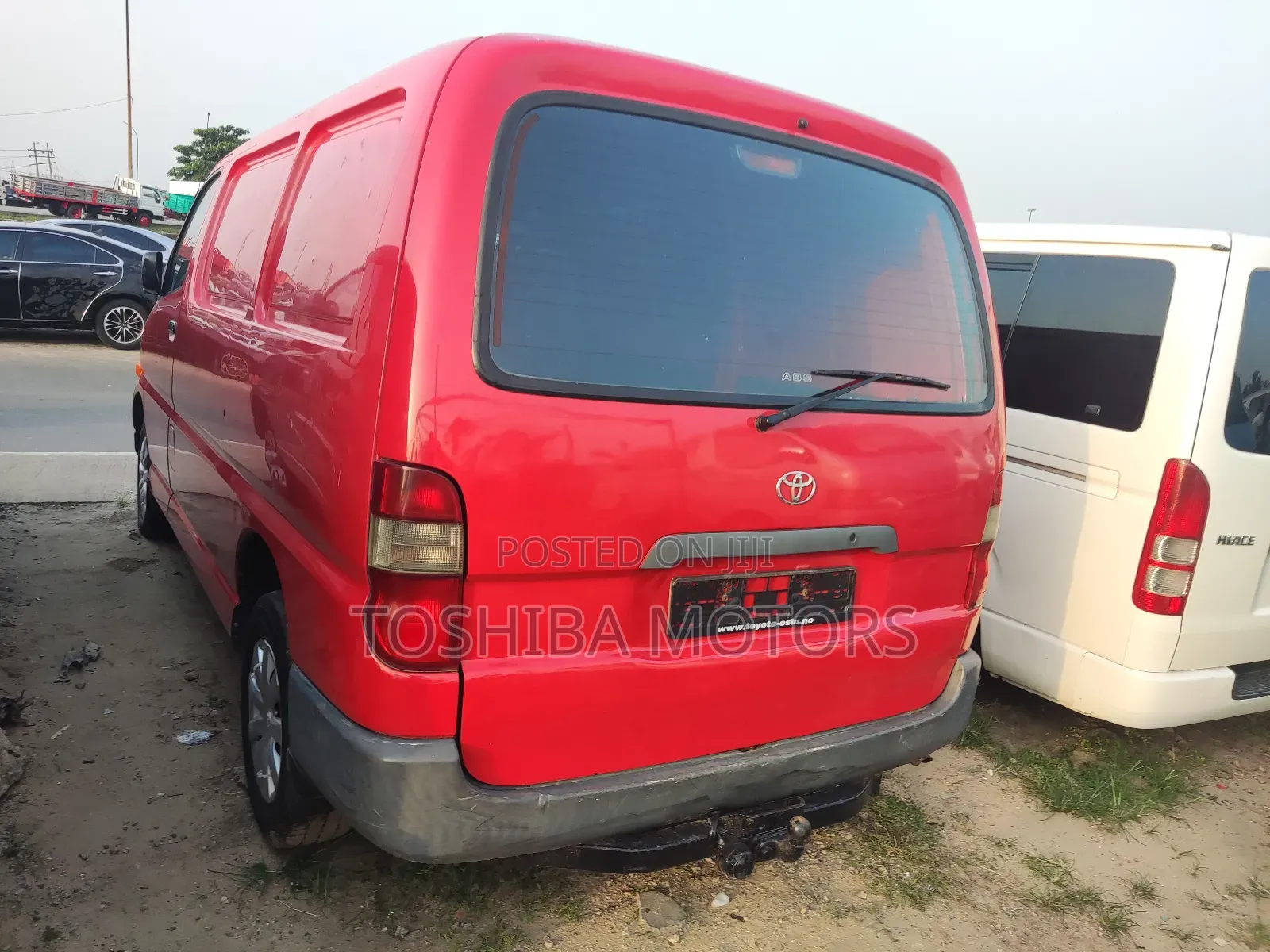 Toyota HiAce 2003 Red