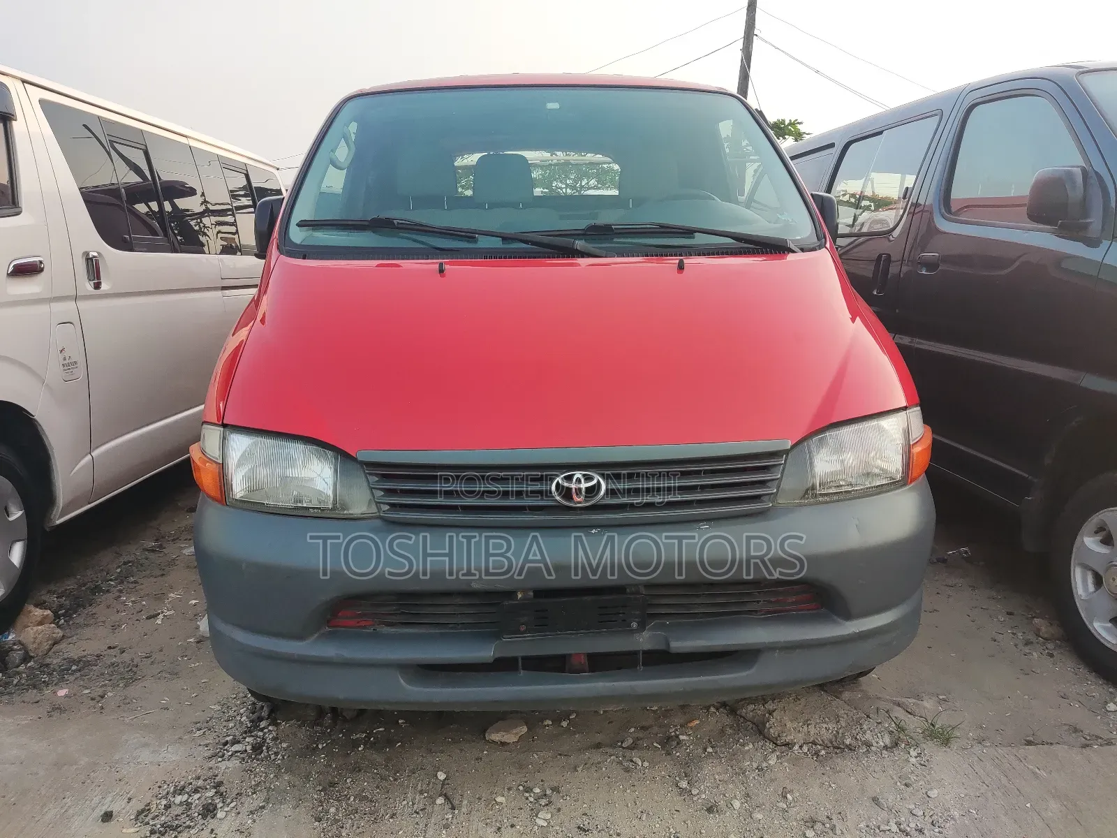 Toyota HiAce 2003 Red