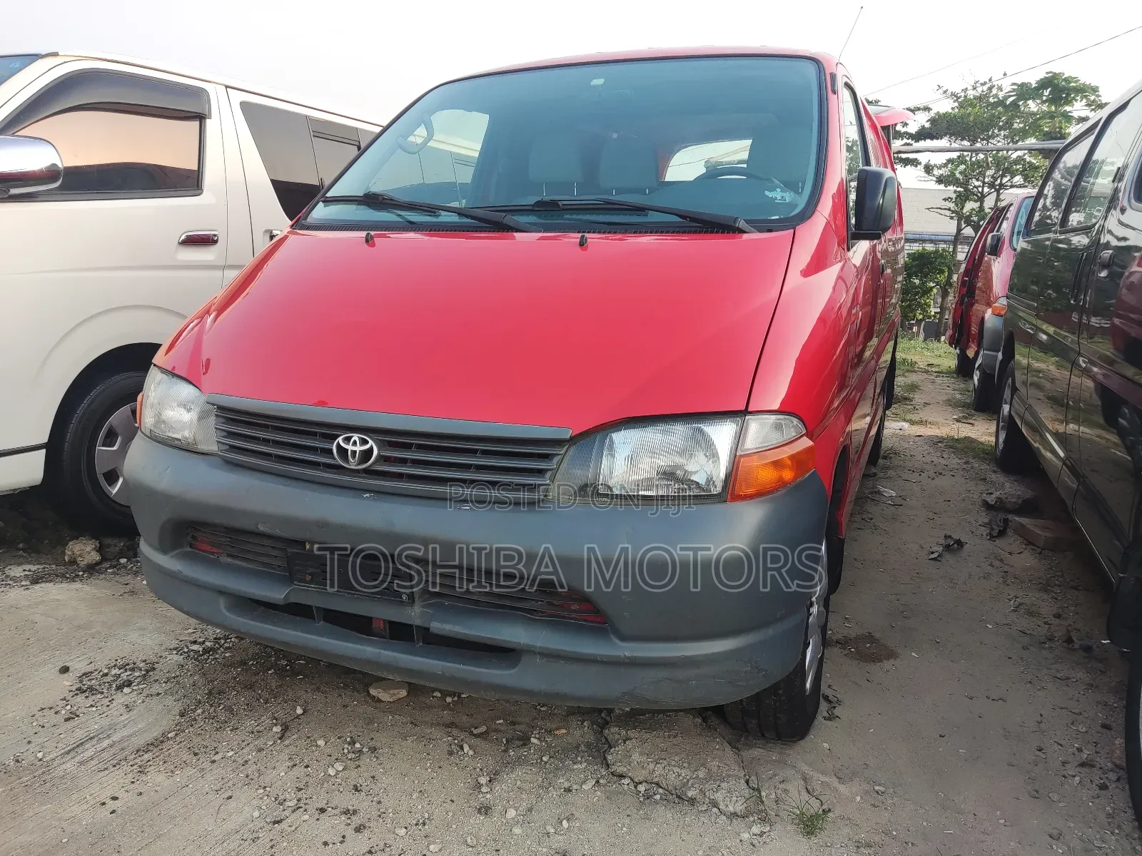 Toyota HiAce 2003 Red