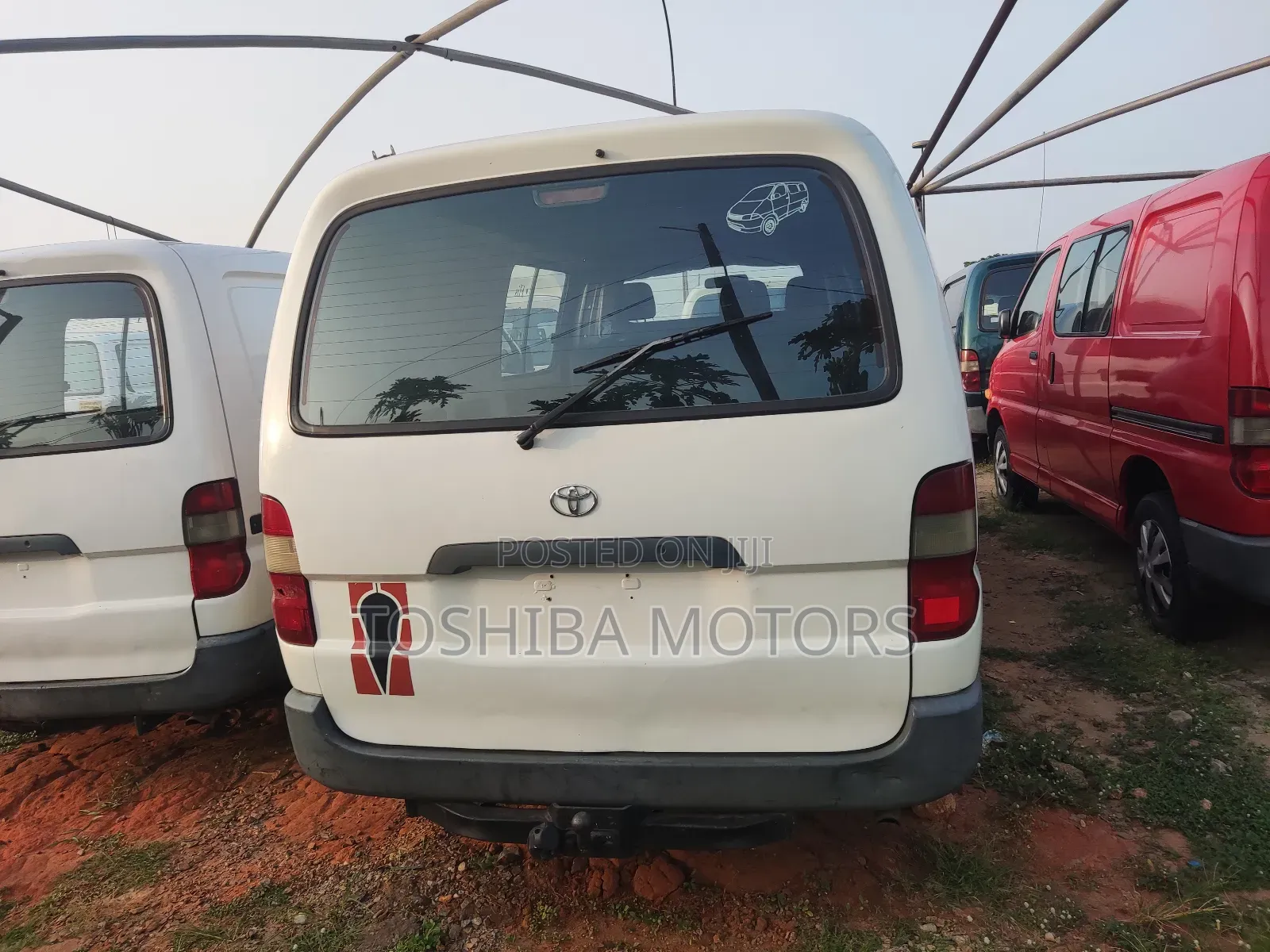 Toyota HiAce 2004 White