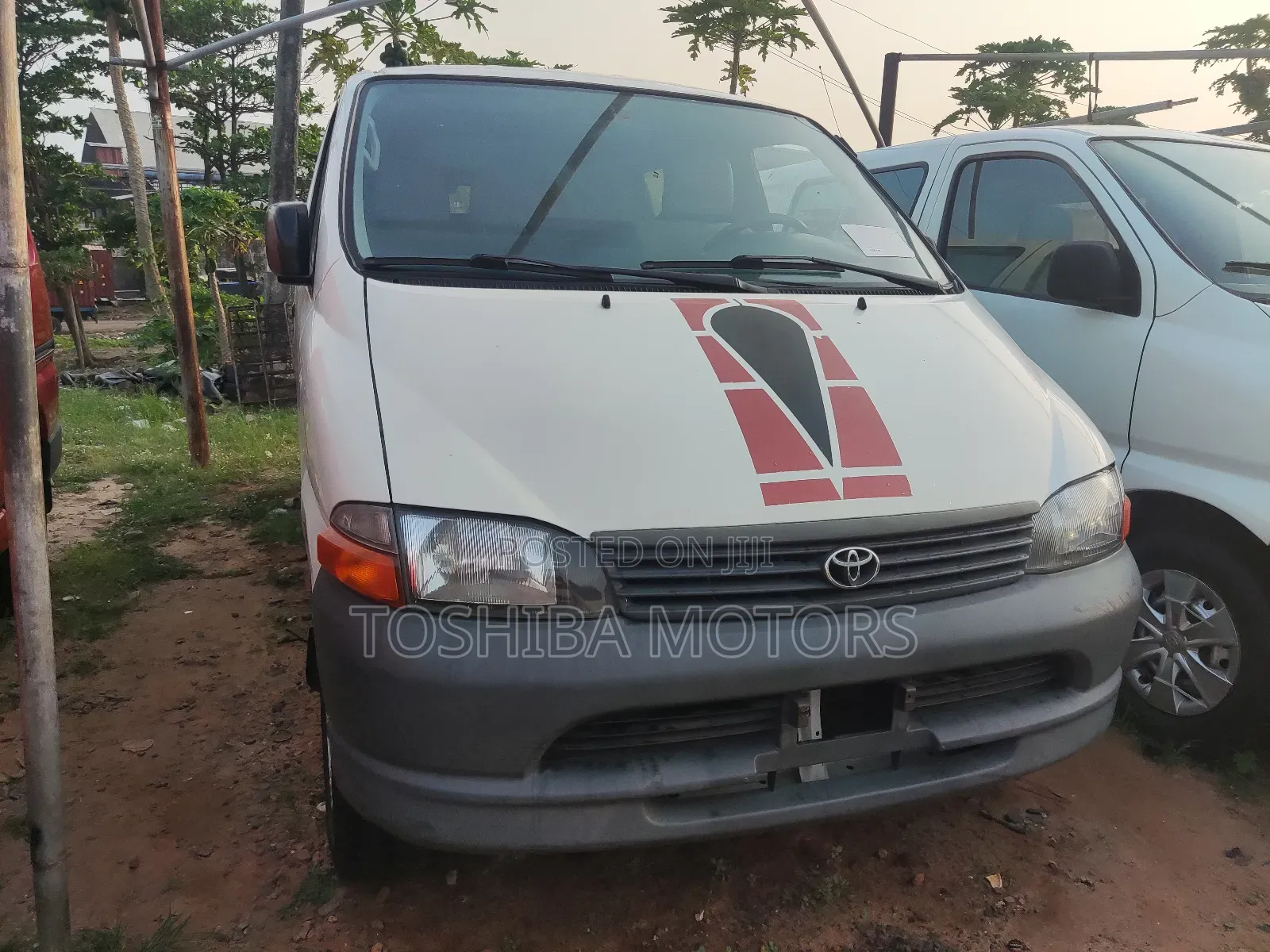Toyota HiAce 2004 White