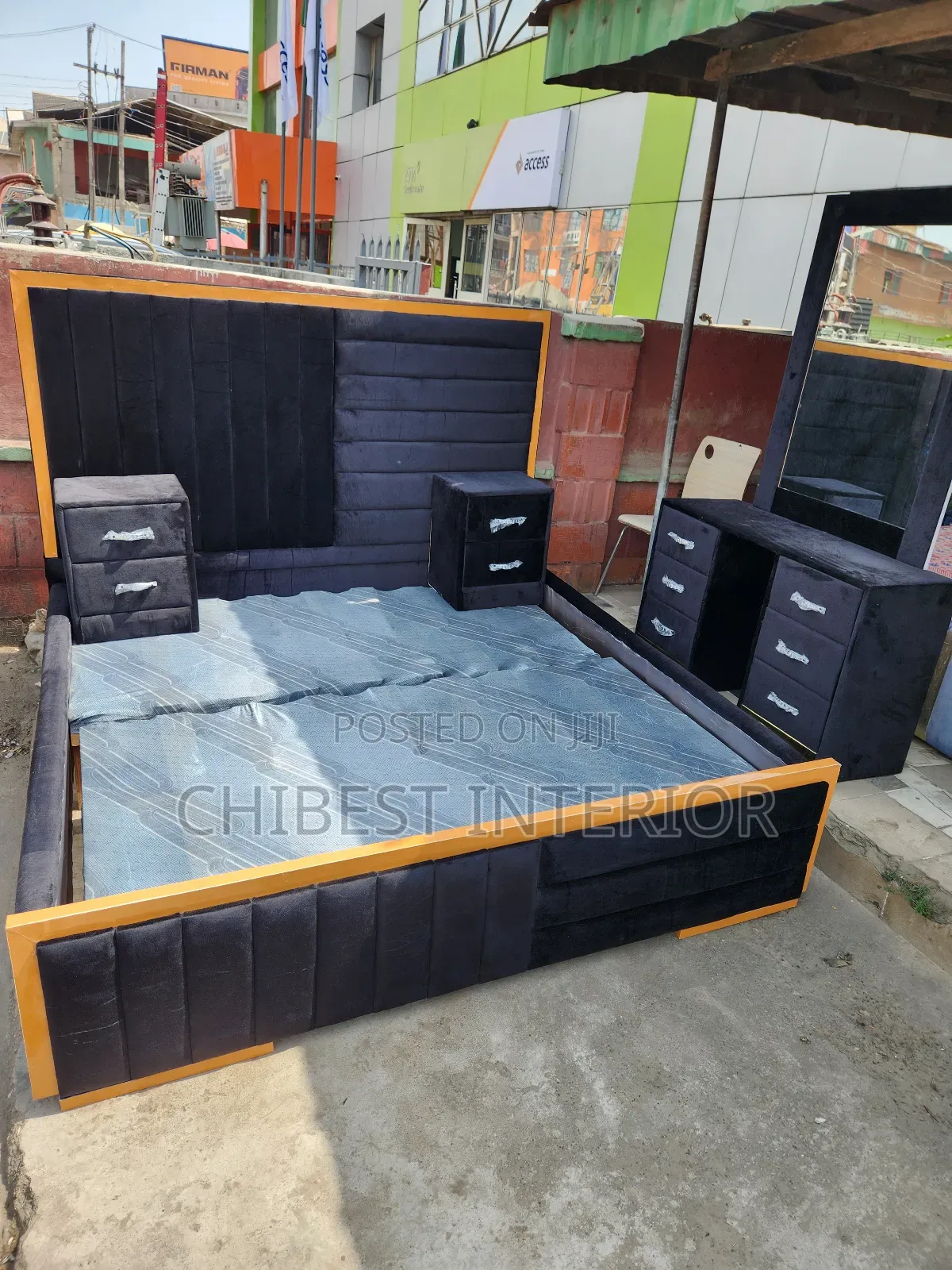 High Quality Padded Queen Size Bed