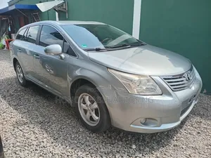 Toyota Avensis 2014 Silver