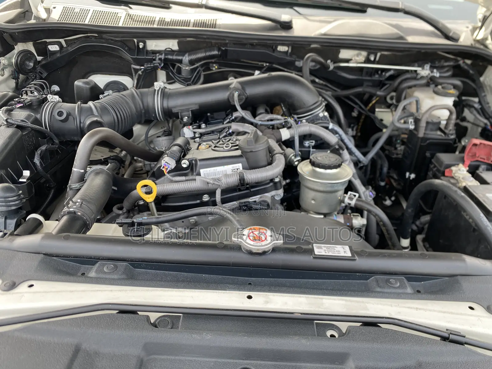 Toyota Hilux 2022 White