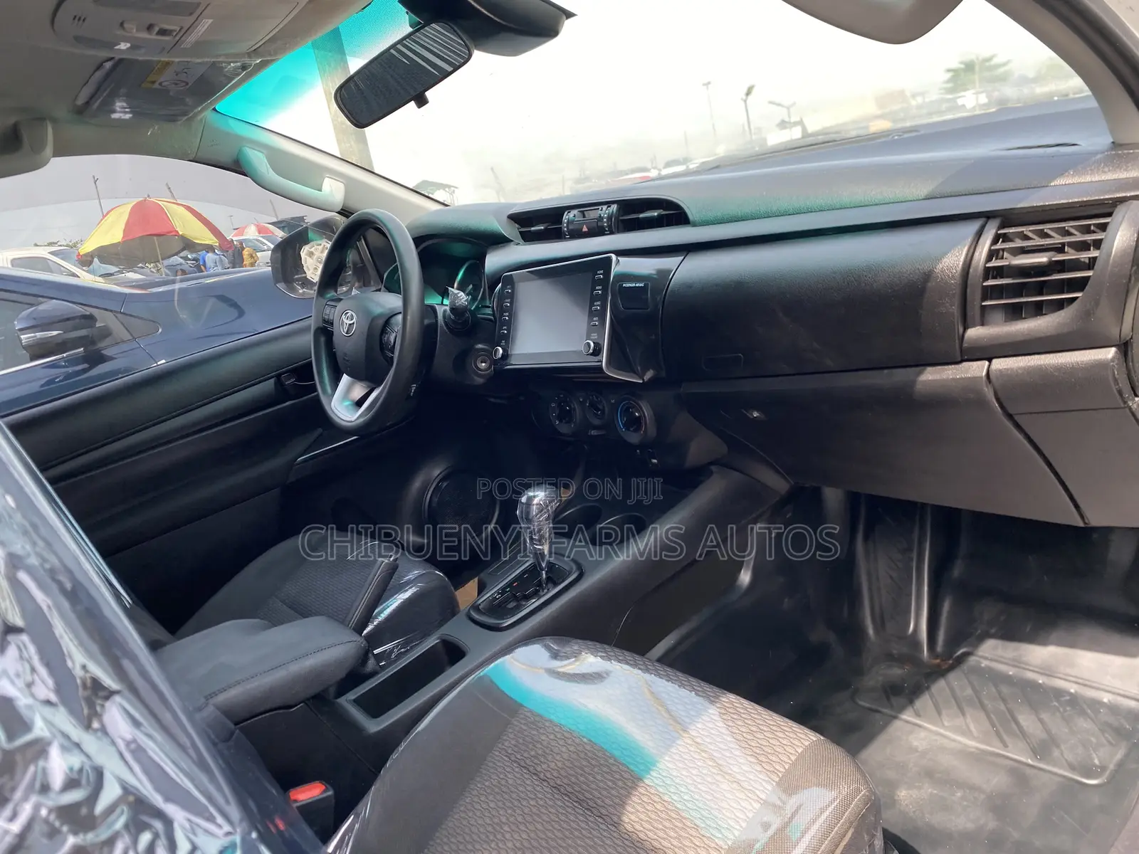 Toyota Hilux 2022 White