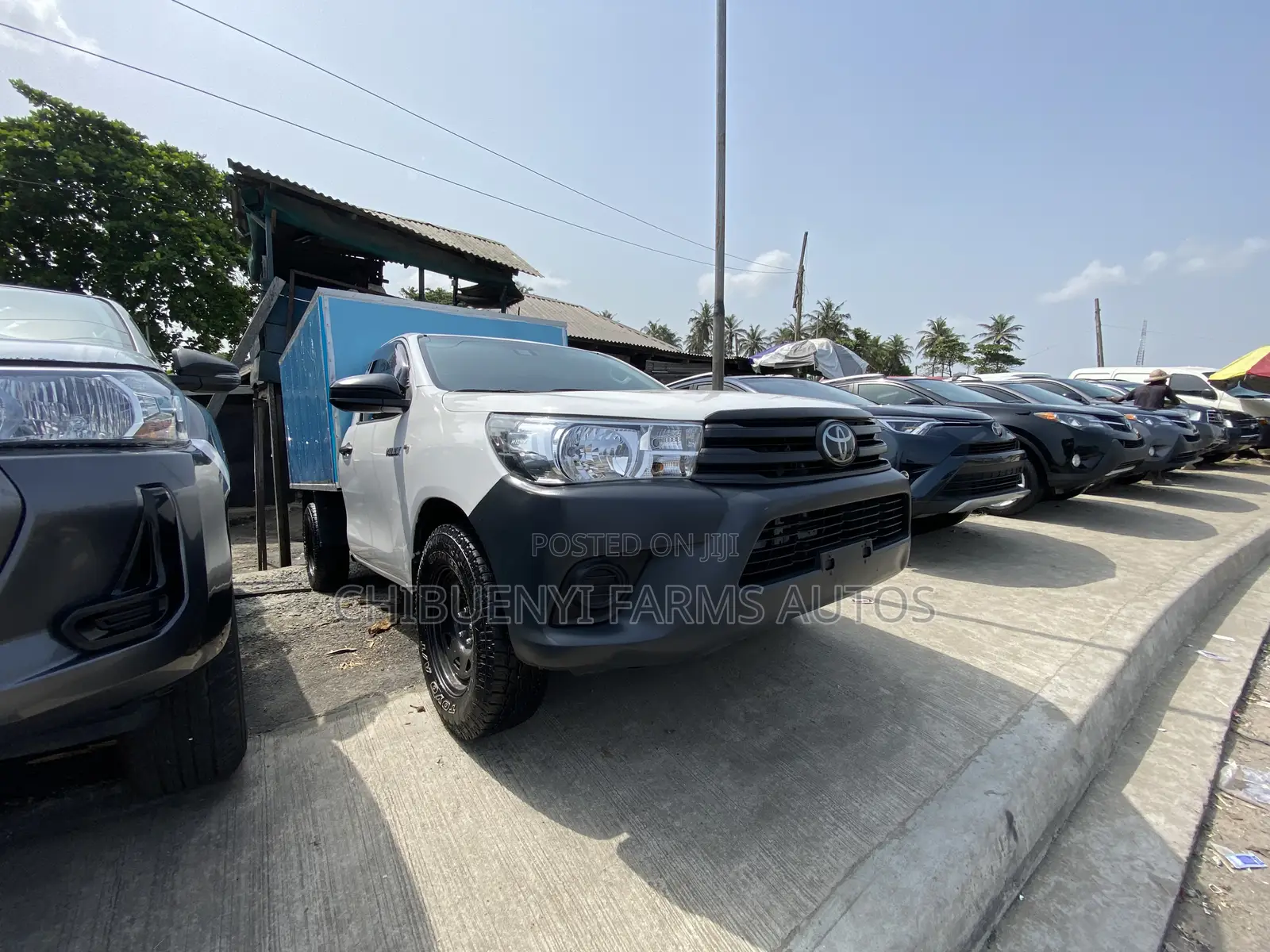 Toyota Hilux 2022 White