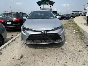 Toyota Corolla LE 2021 Silver