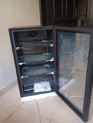 Hisense 91L Flexi-Shelf Glass Door Beverage Chiller Jc-94
