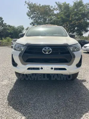 New Toyota Hilux 2023 White