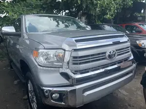 Toyota Tundra 2018 Silver