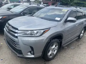 Toyota Highlander Limited Platinum V6 4x4 (3.5L 6cyl 6A) 2016 Silver